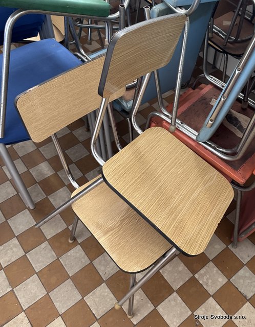 Retro židle hnědá  (14960 - pridat (1).JPG)